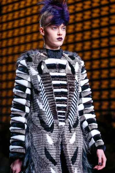Look 30